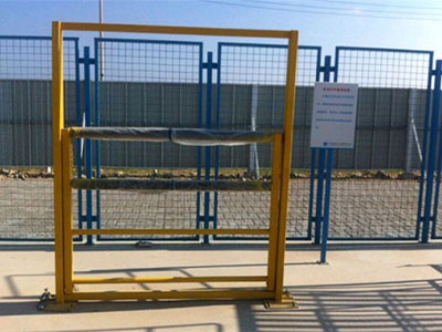 防護(hù)欄推倒體驗(yàn)