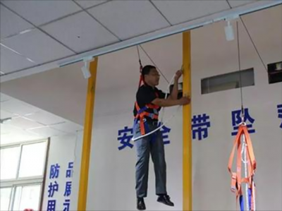 安全帶體驗(yàn)的有關(guān)知識(shí)與使用方法介紹